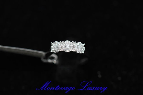 Immagine di ANELLO EFFETTO TRILOGY 0.49 CT