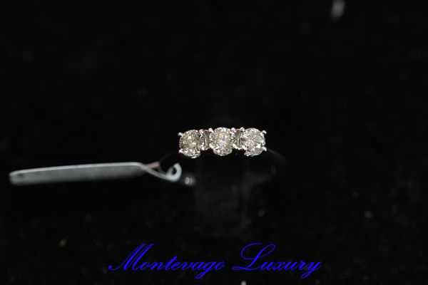 Immagine di ANELLO TRILOGY 0.93 CT