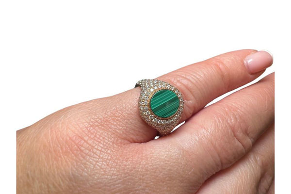Immagine di ANELLO CHEVALIER CON MALACHITE E DIAMANTI