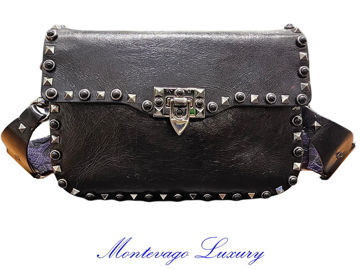 Visualizza i dettagli per VALENTINO ROCKSTUD ROLLING BAG Immagine di VALENTINO ROCKSTUD ROLLING BAG